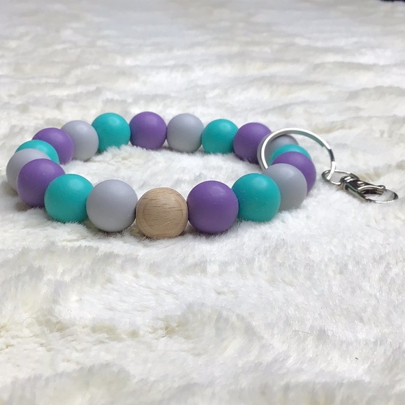 #183. Handmade Silicone bead wristlet. Made with bpa free 15mm silicone beads. - Picture 1 of 3